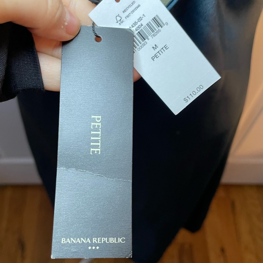 Banana Republic Factory
Midi Slip Dress
M Petite | Luxury Teal - Picture 3 of 5